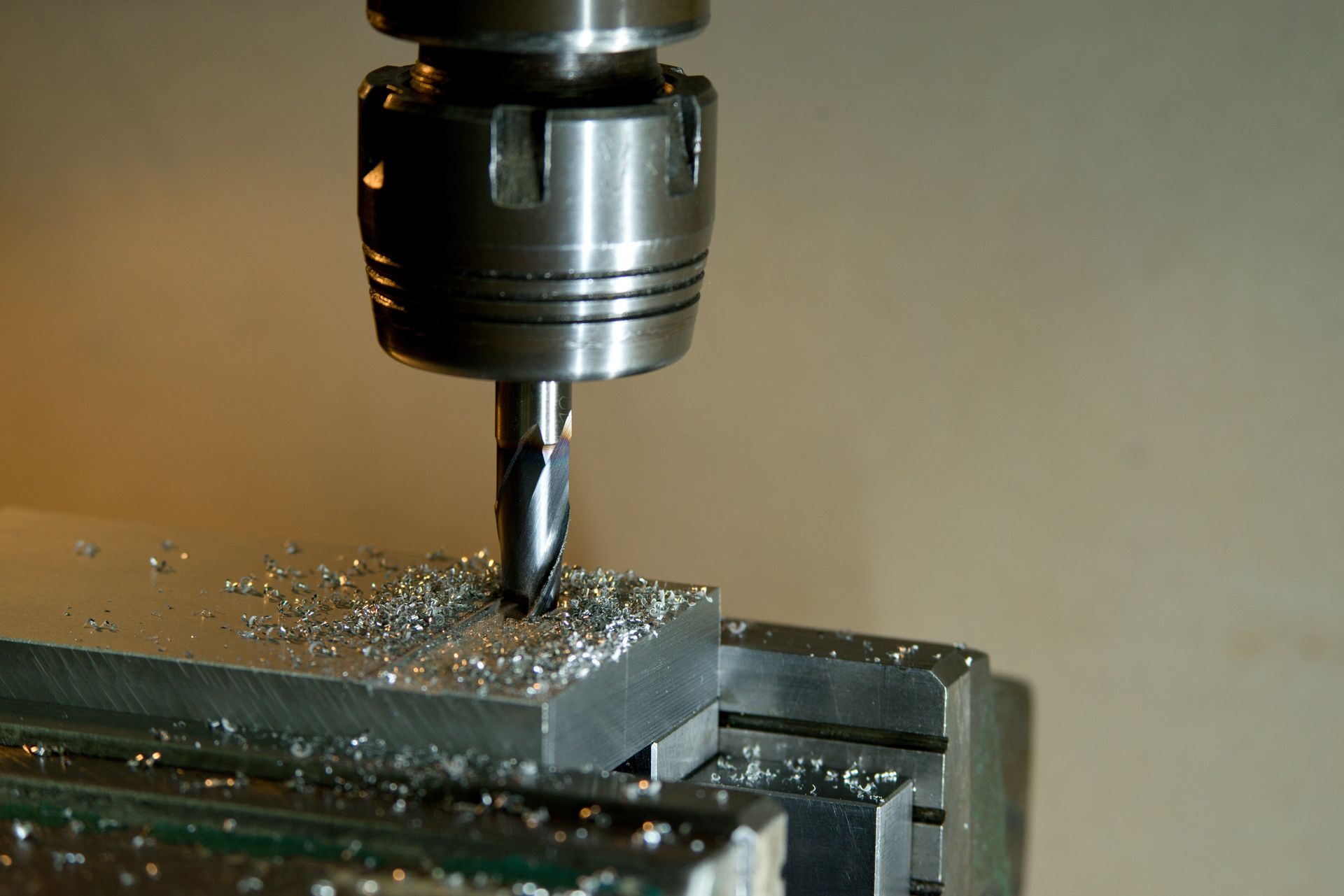 Poinçonnage d'une pièce d'aluminium