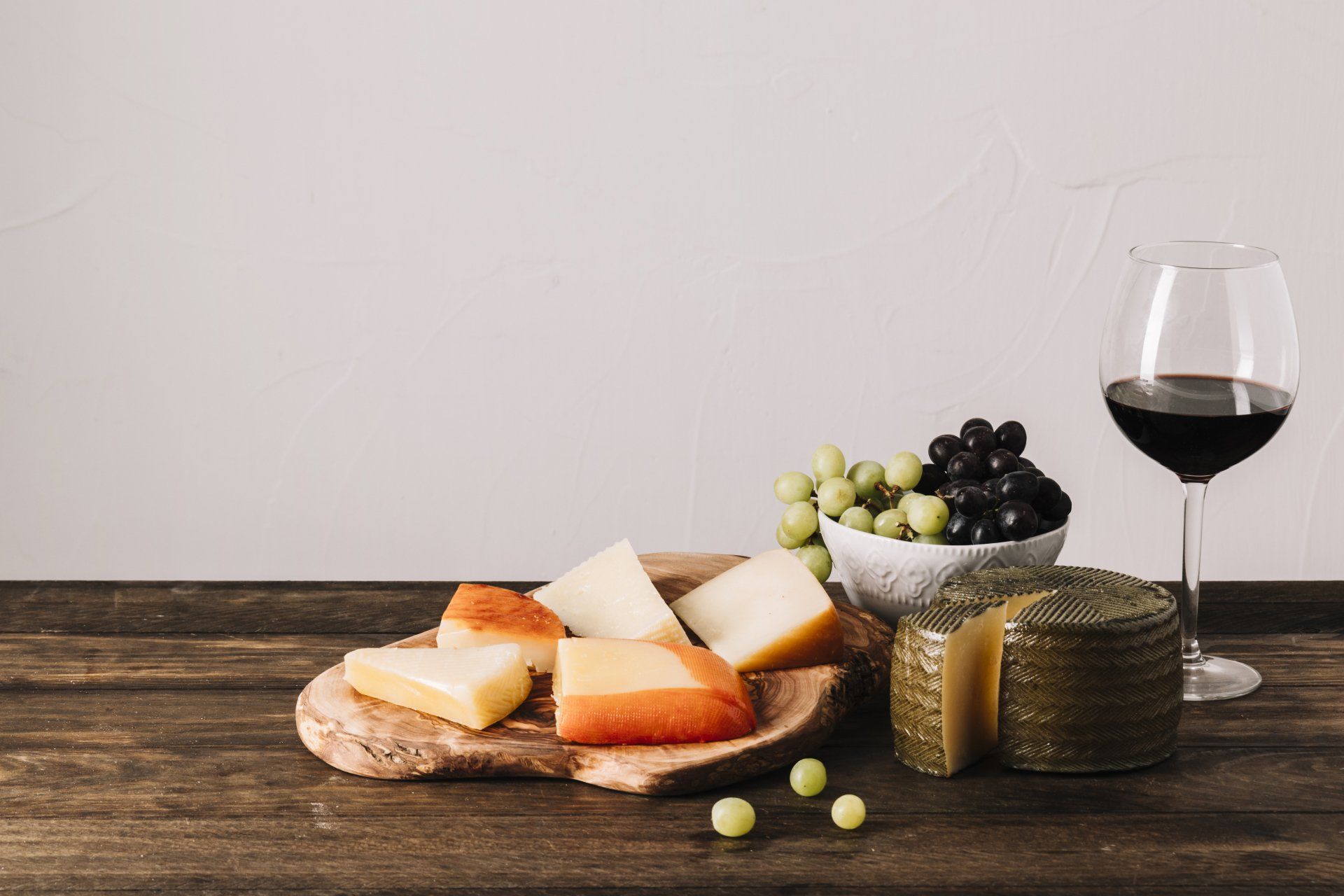 Carte des vins et plateaux de fromages