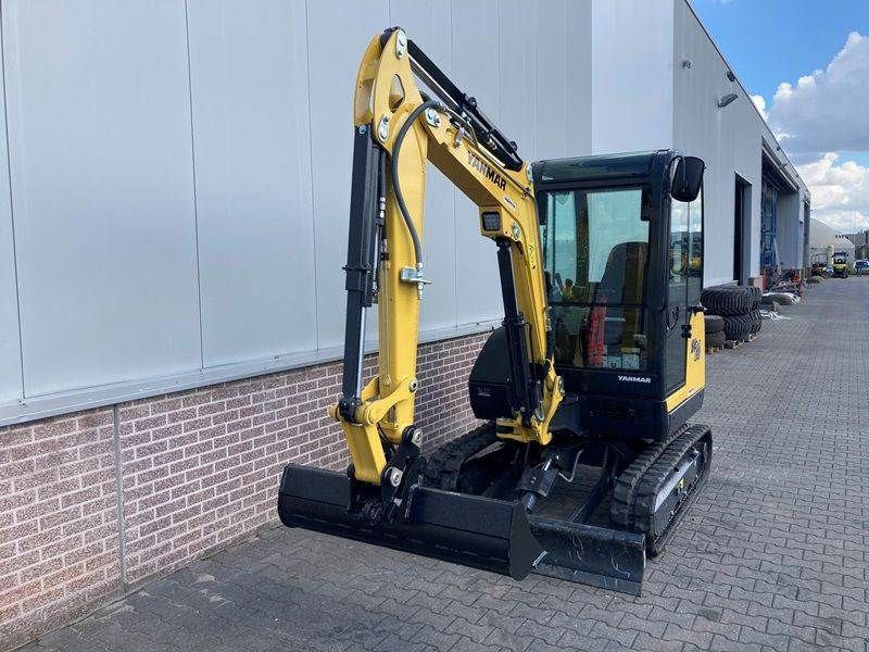 Minipelle jaune Yanmar en location