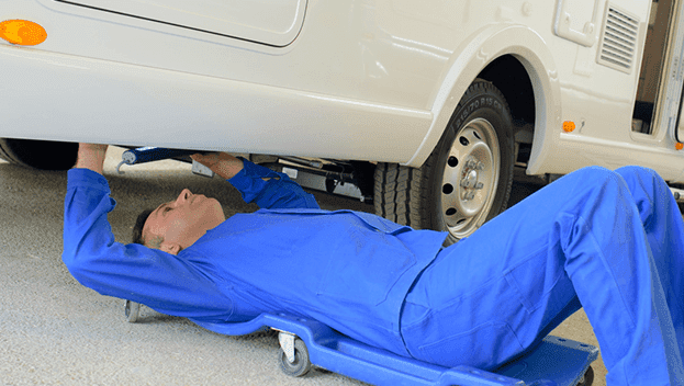 mechaniker-reparatur-wohnmobil - Weber AG Carrosserie + Wohnwagen in St. Gallen