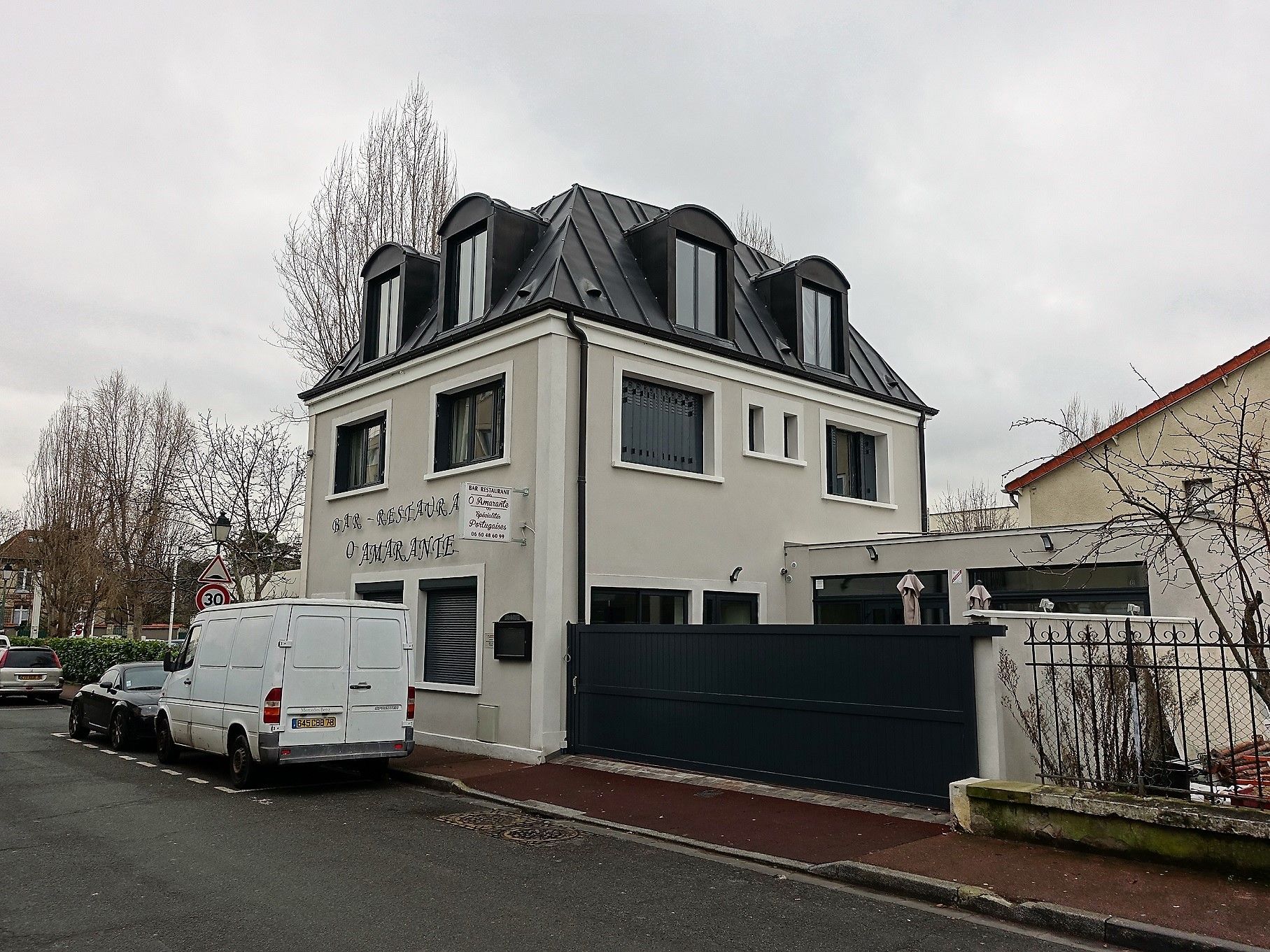 Un restaurant à Croissy-sur-Seine 01.