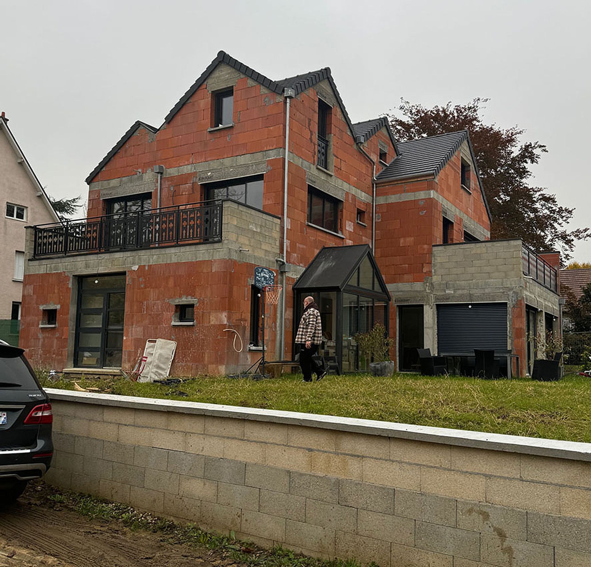 Maison sur trois niveau en construction