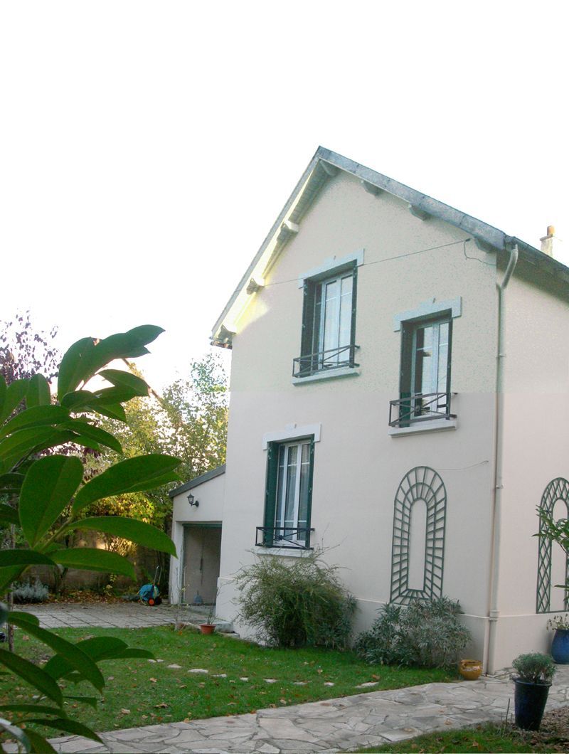 Façade d'une maison avant le début des travaux.