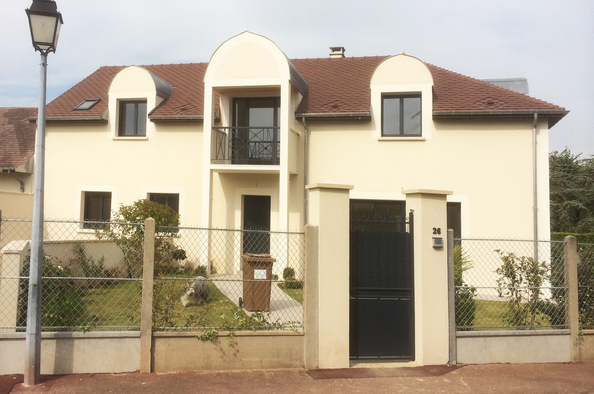 maison d'architecte vue de l'extérieur à Croissy-sur-Seine.