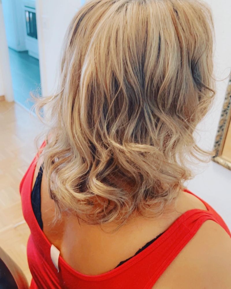 Brushing - Sussi Stylist Hair