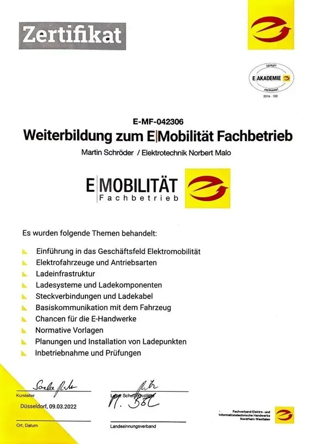 Deutsches Zertifikat für Fortgeschrittenenschulungen im Bereich Elektromobilität, mit E MOBILITÄT Logo und Unterschriften auf weißem Papier