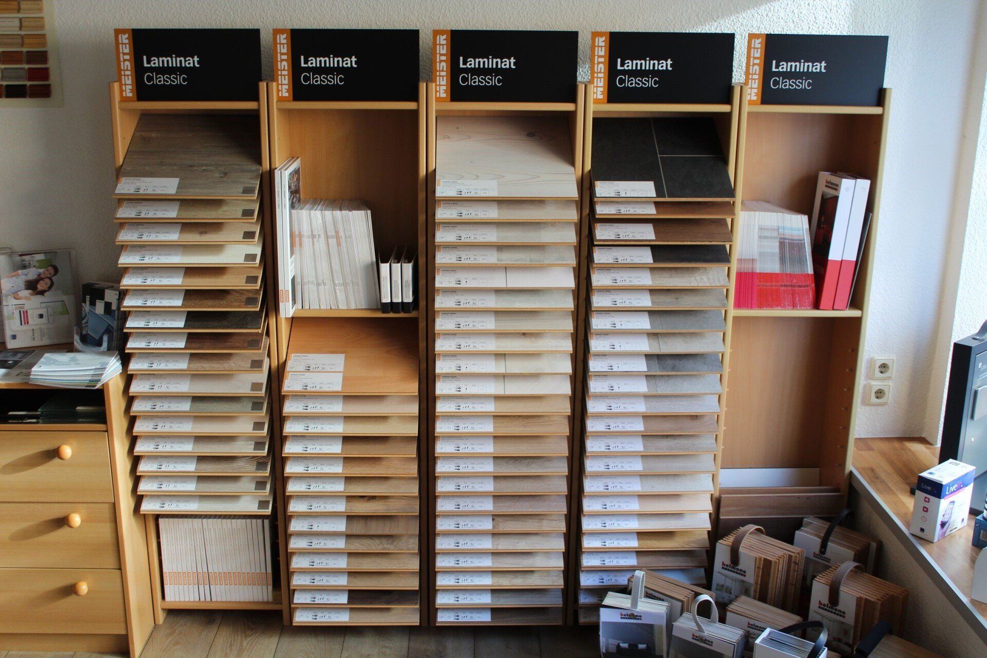 Ausstellung Produkte und Türen von Kaesbach & Krull