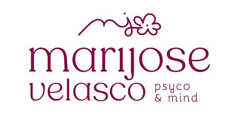 Logotipo con un cerezo en flor rosa y el nombre "Maria Jose Velasco psic&oacute;loga" en texto gris.