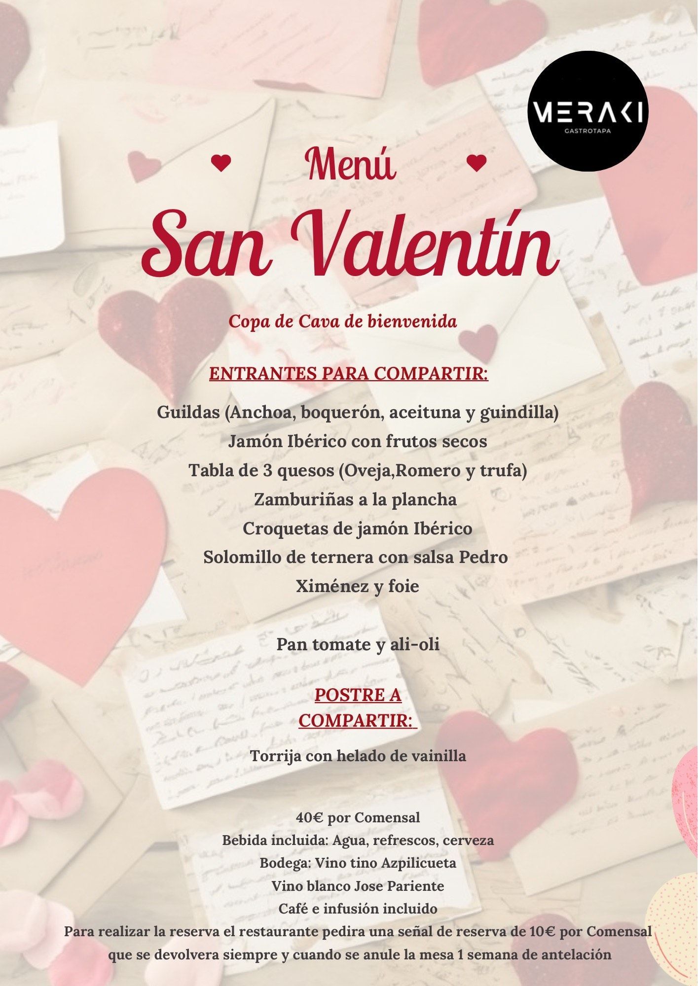 Carta de vinos con listas de vinos tintos, blancos y espumosos, adornada con adornos navideños.