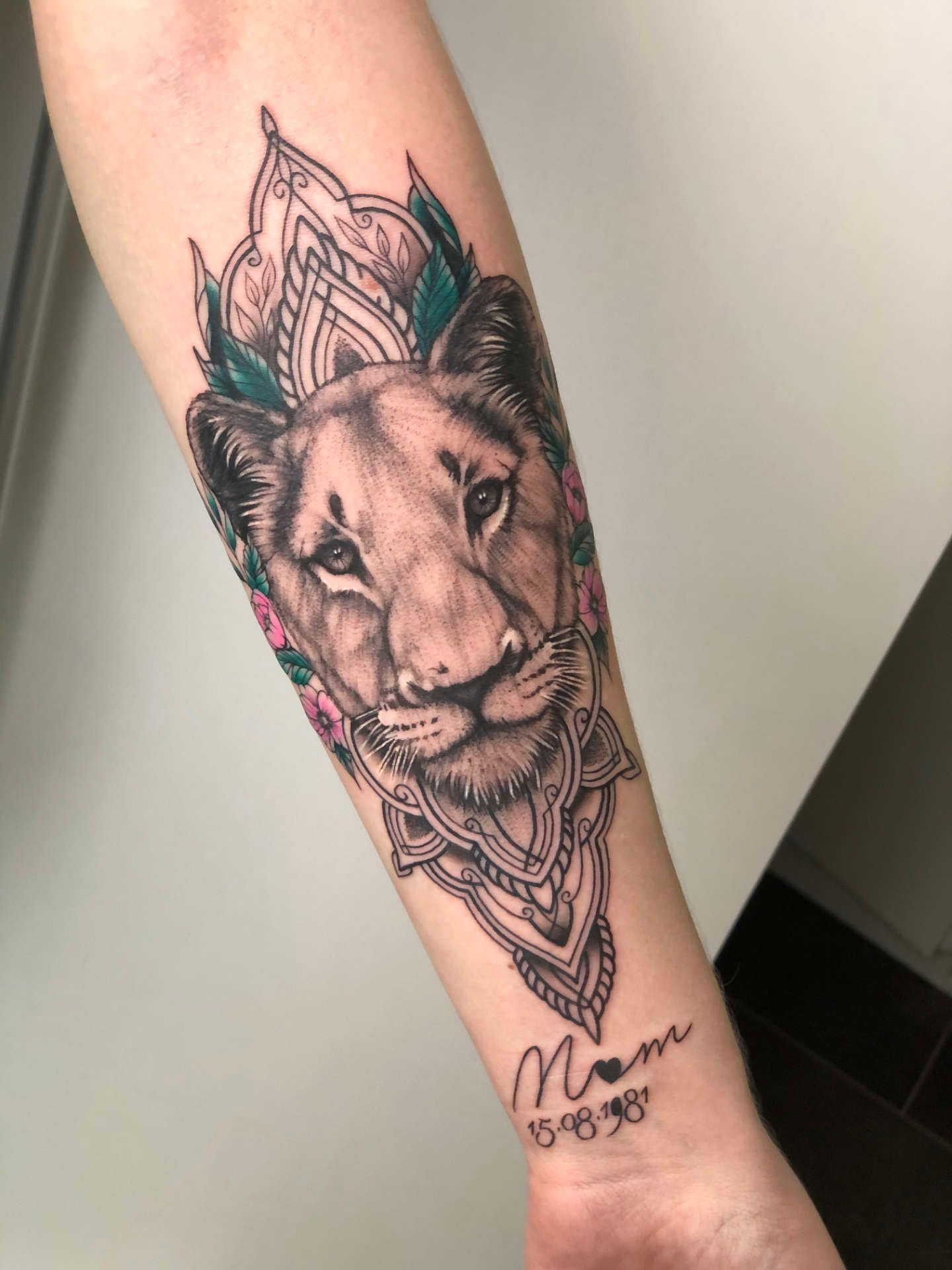 Tattoo Unterarm Löwe