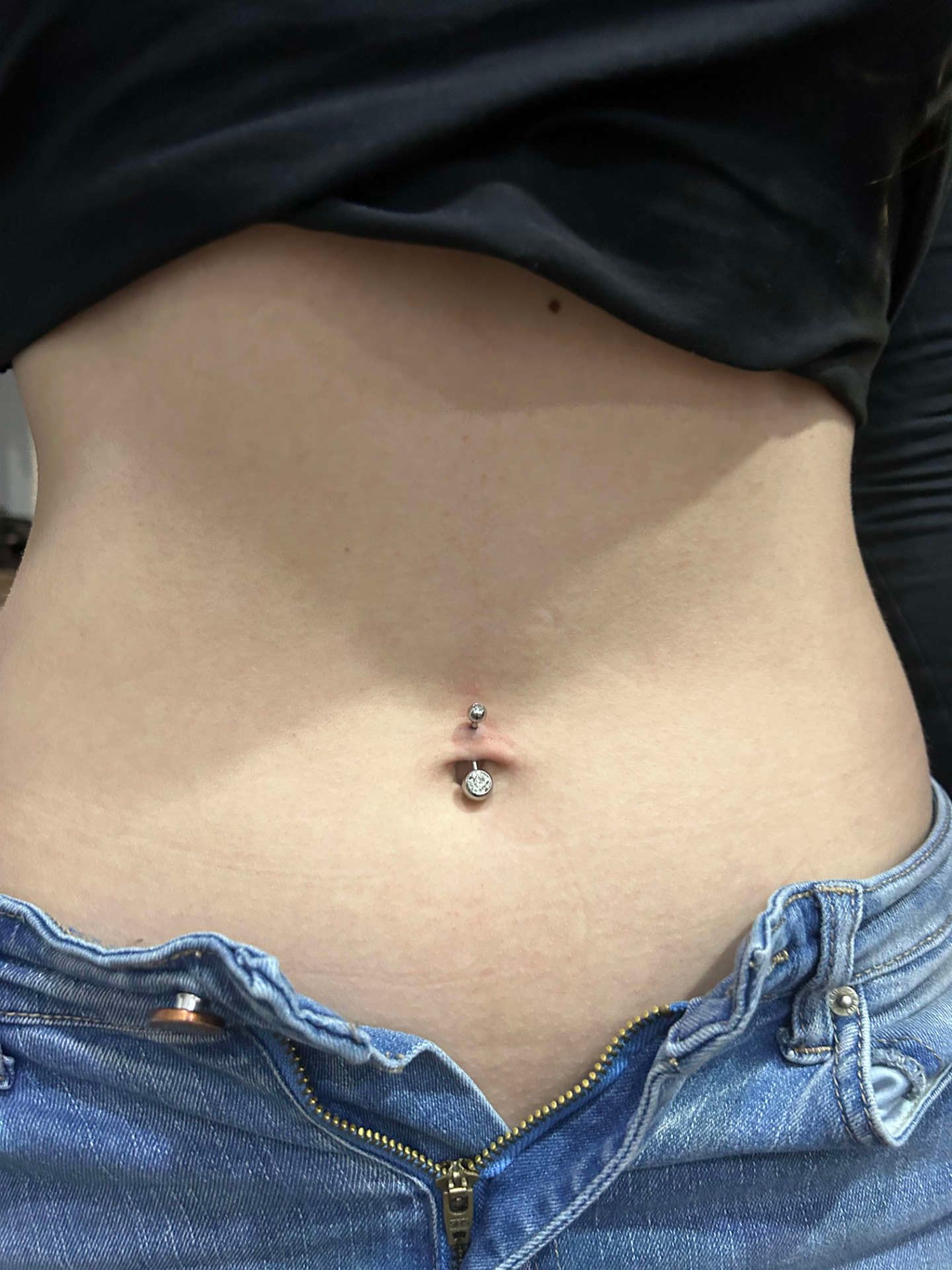 Bauchnabelpiercing