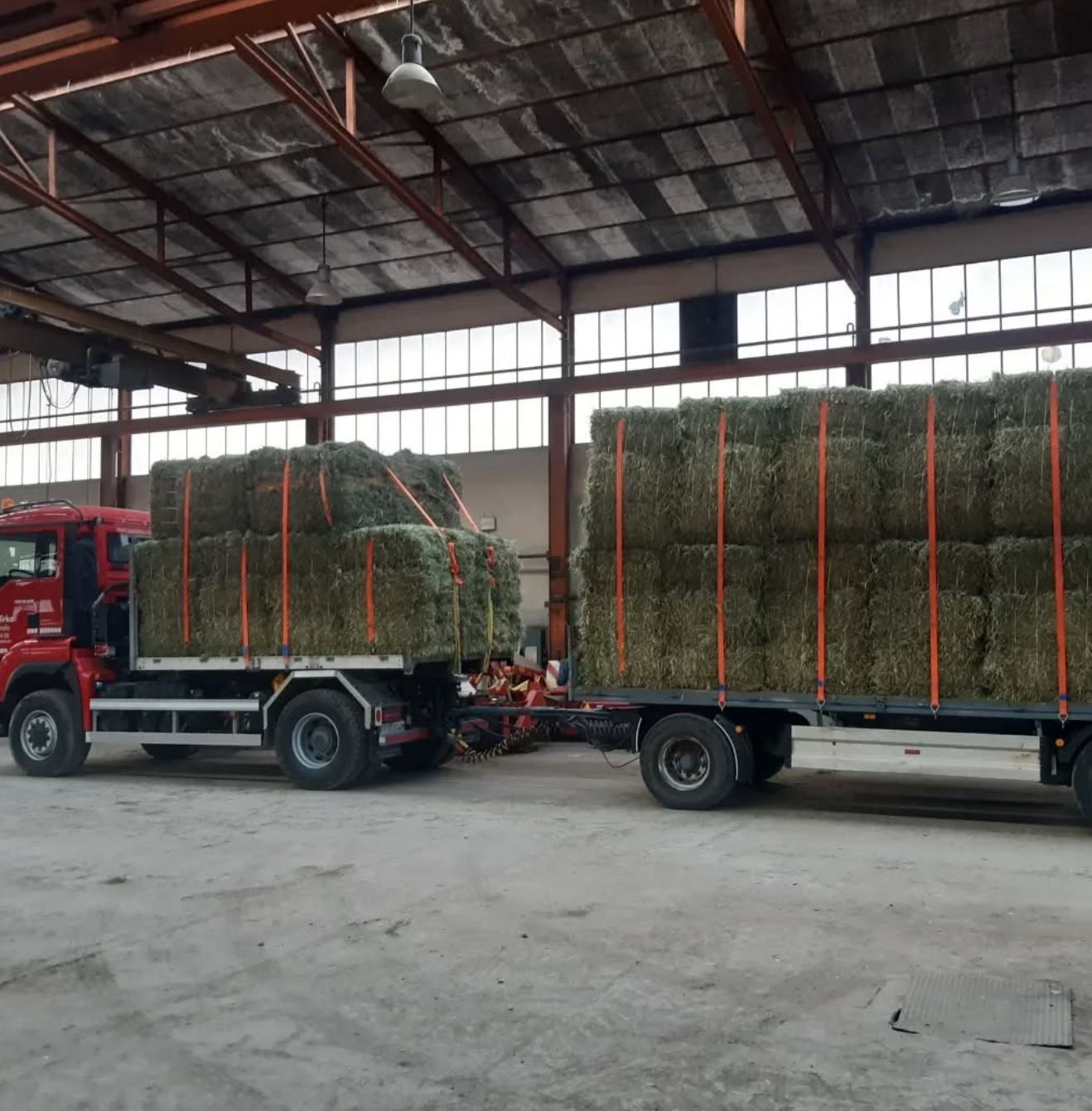 Azienda Agricola Mirko Bassi﻿
trasporto fieno