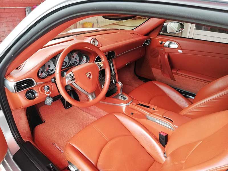 Αδιαβροχοποίηση δερμάτινων καθισμάτων