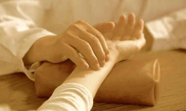 Puls- und Zunge-Diagnostik