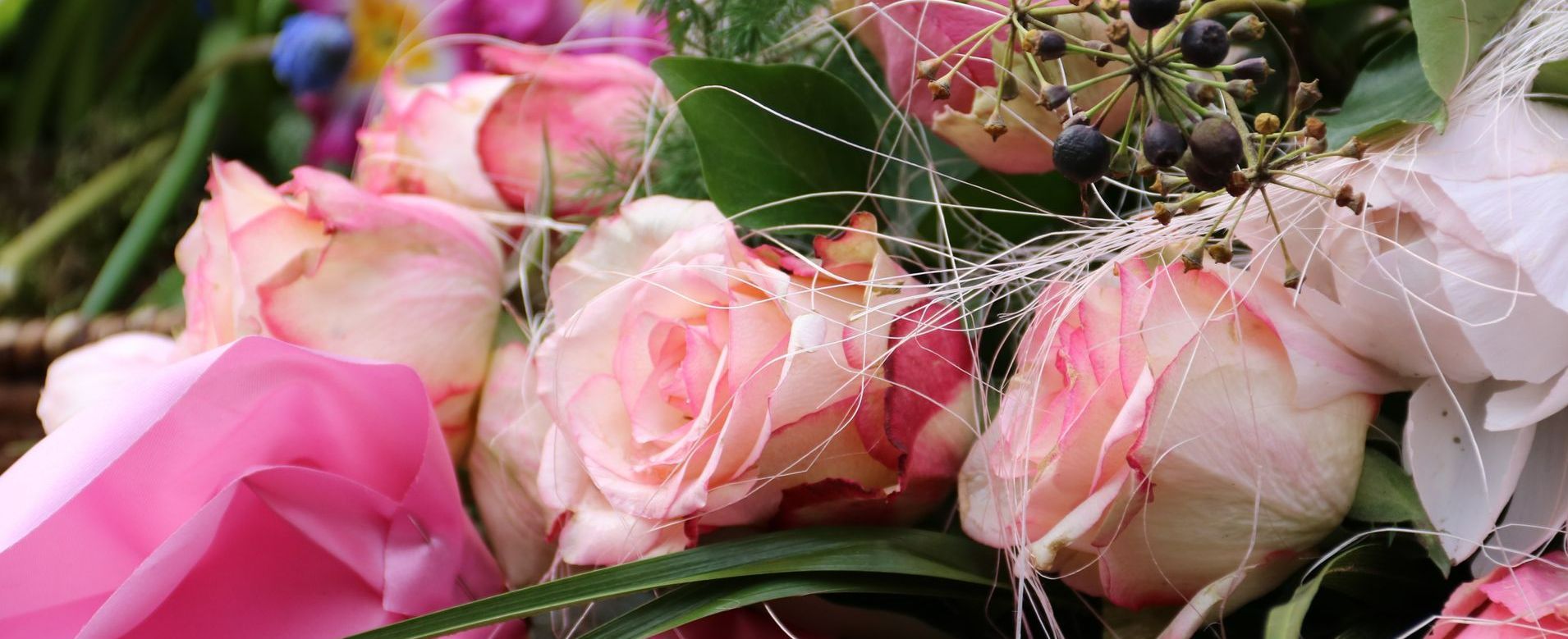 Des roses roses.
