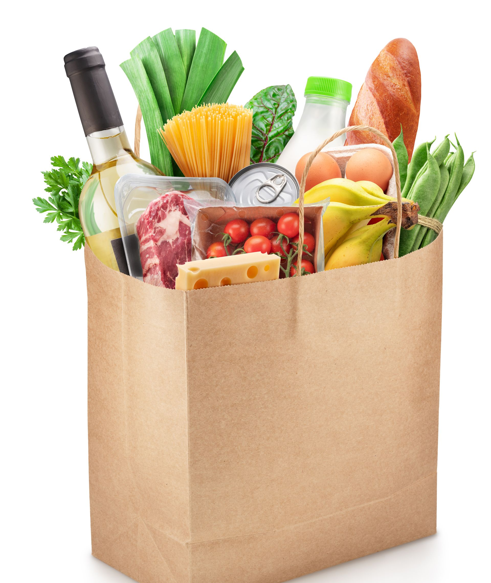Sac d'épicerie en papier brun rempli de divers aliments, notamment des fruits et légumes, des produits laitiers et de la viande.