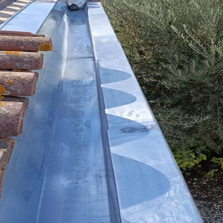 Mise en place gouttière 