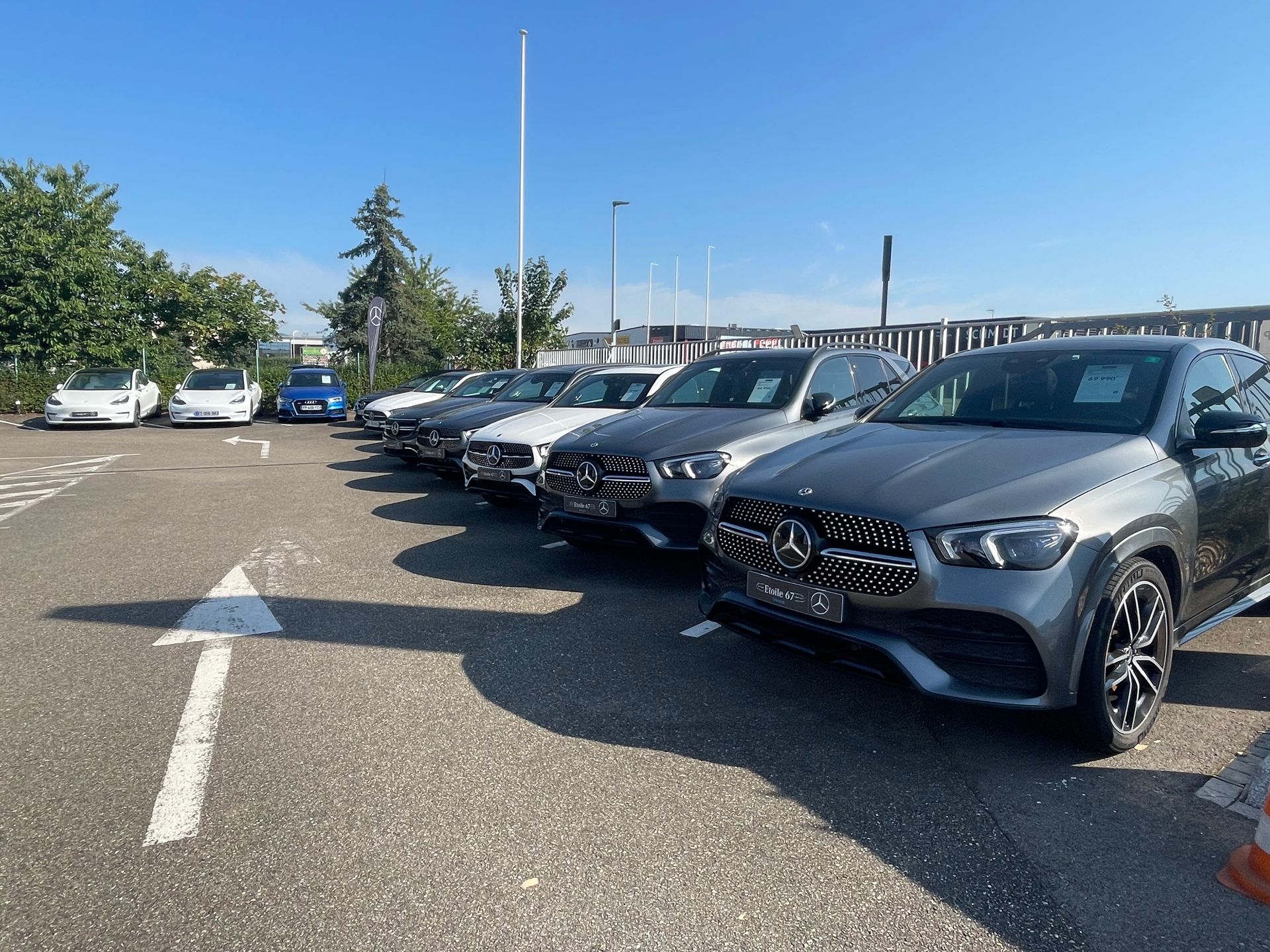 Vers la page Véhicules d'occasion.