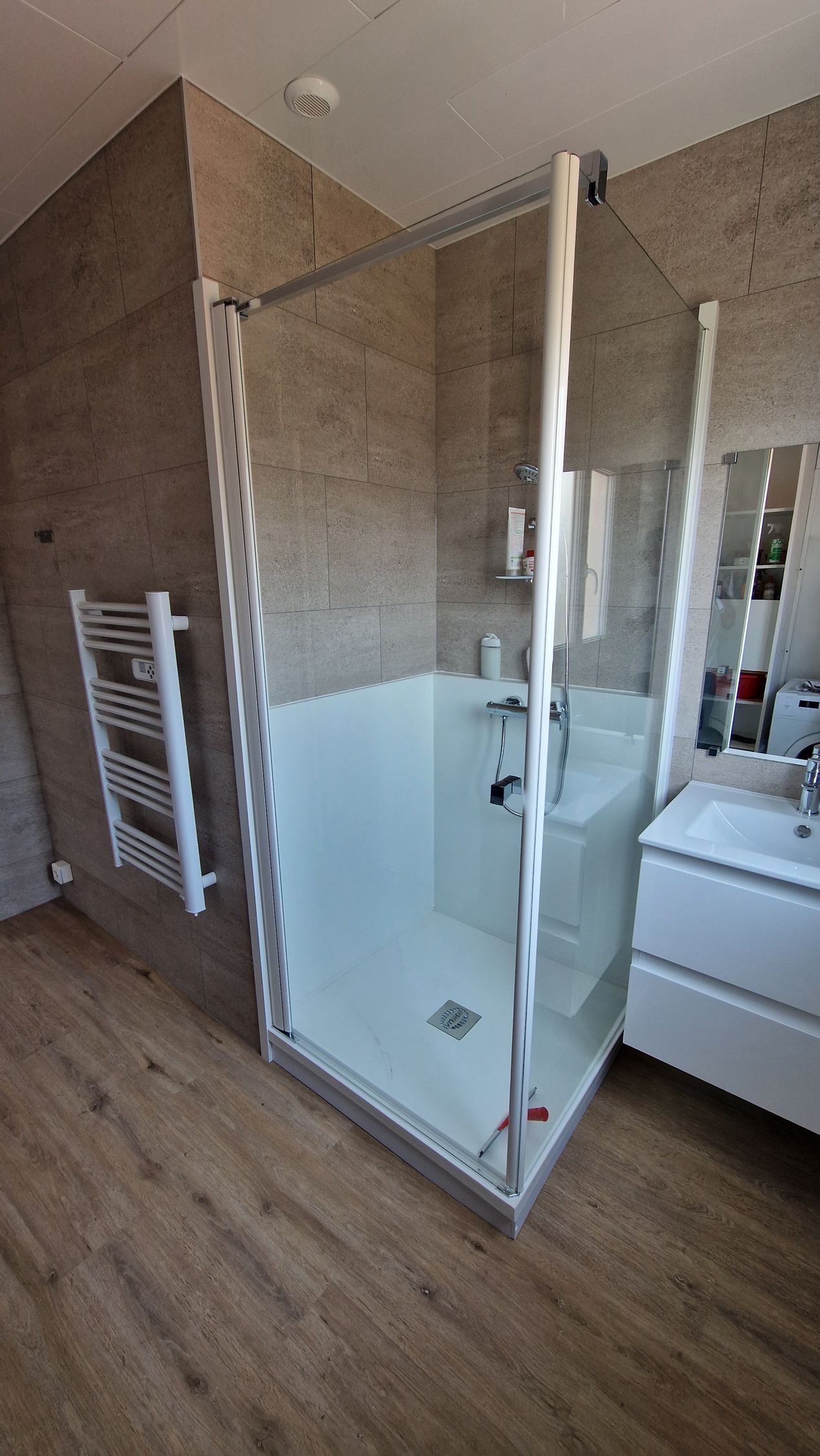 Cabine de douche traditionnelle