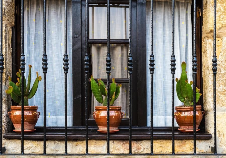 Tipos de rejas que podemos instalar en las ventanas de casa