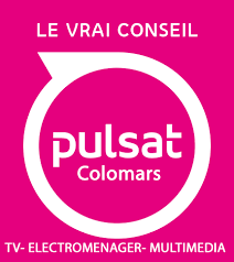 Logo rose Pulsat Colomars : Cercle blanc, texte et flèche sur fond rose.