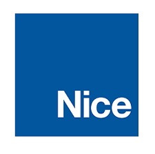 Logo carré bleu avec le mot Nice en blanc en bas à droite.