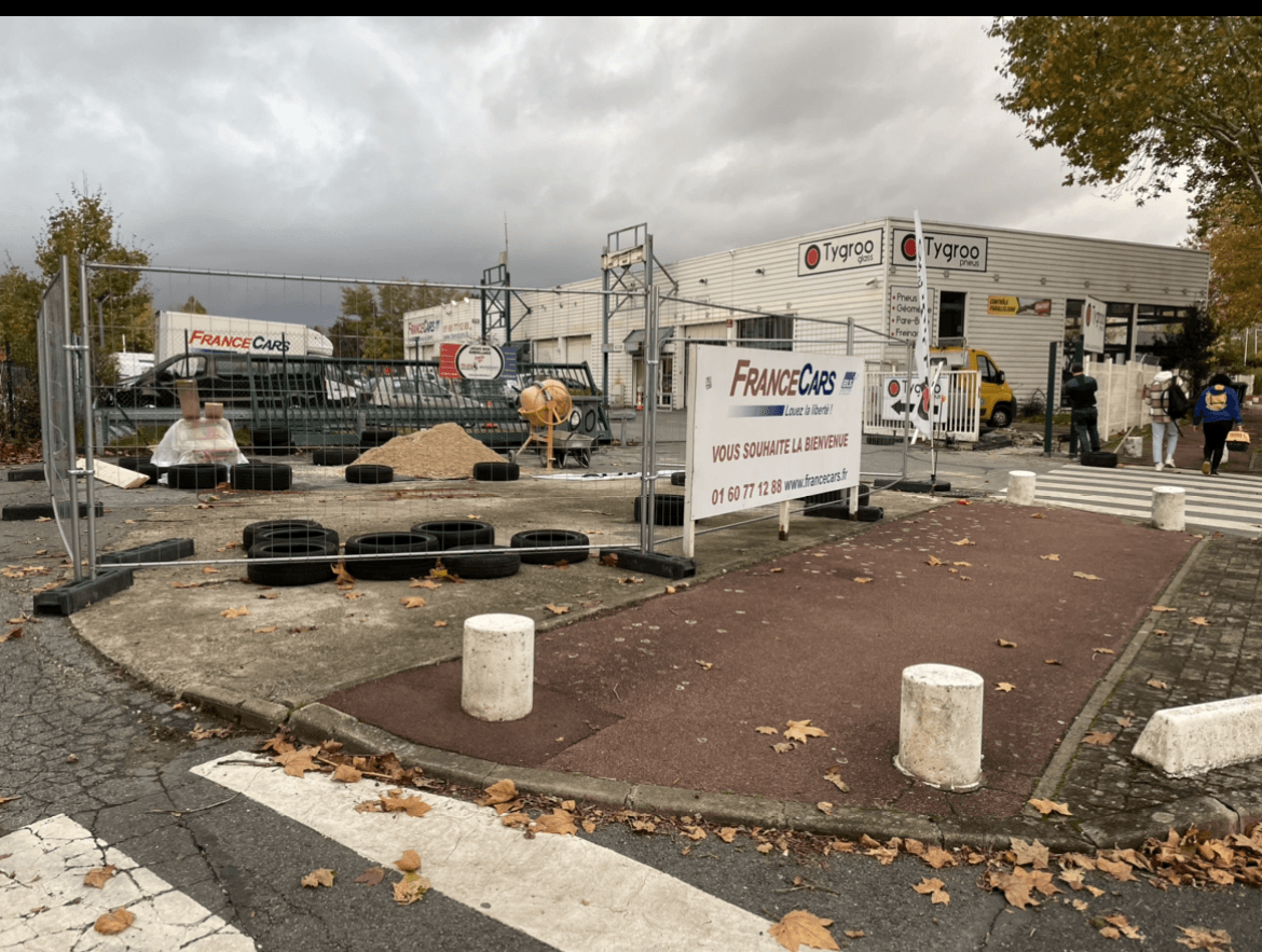 Avant pose de grillages rigides