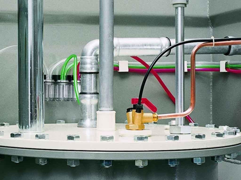 Entnahmeeinrichtung am Erdtank
