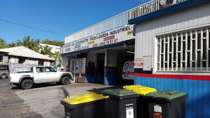 Devanture du garage Inter Pneu