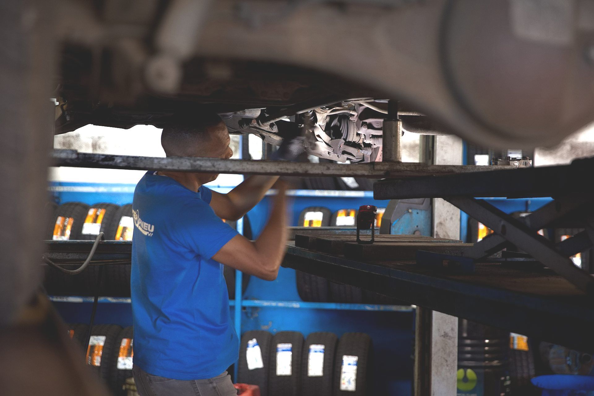 Vérification du train avant d'une voiture