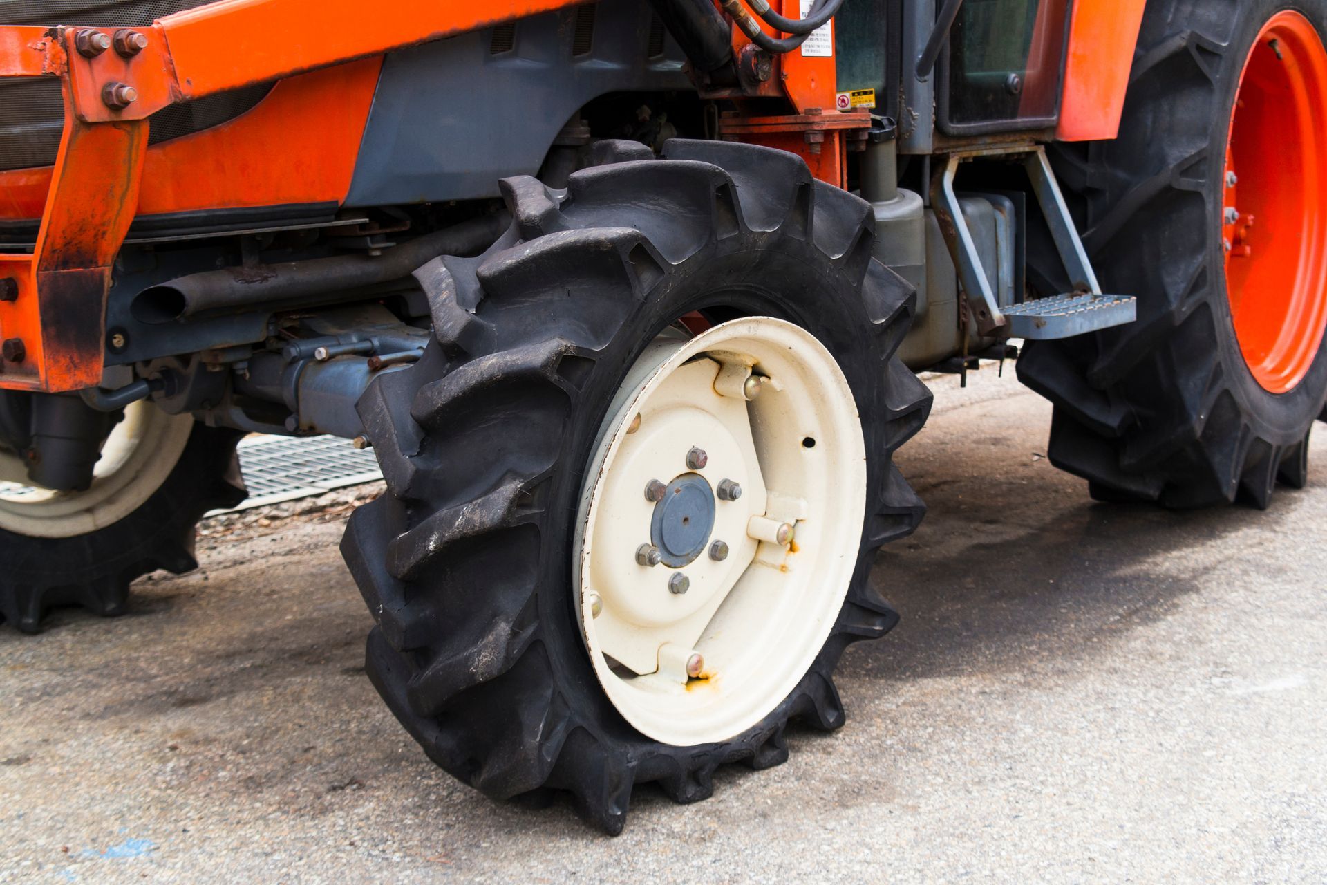 Pneu de tracteur crevé