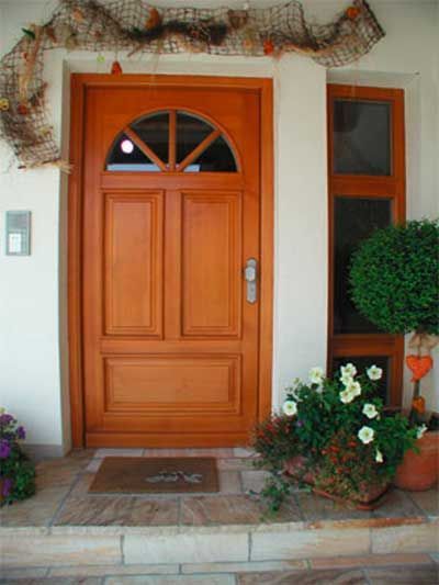 Haustüre Holz mit Scheibe