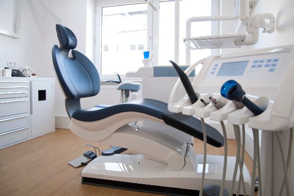 Patientin beim Zahnarzt