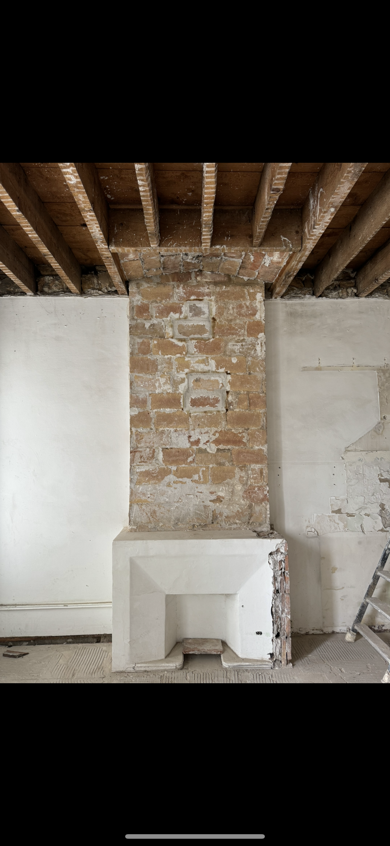 Aérogommage d’un plafond à la française dans un appartement canut à Lyon 8ᵉ