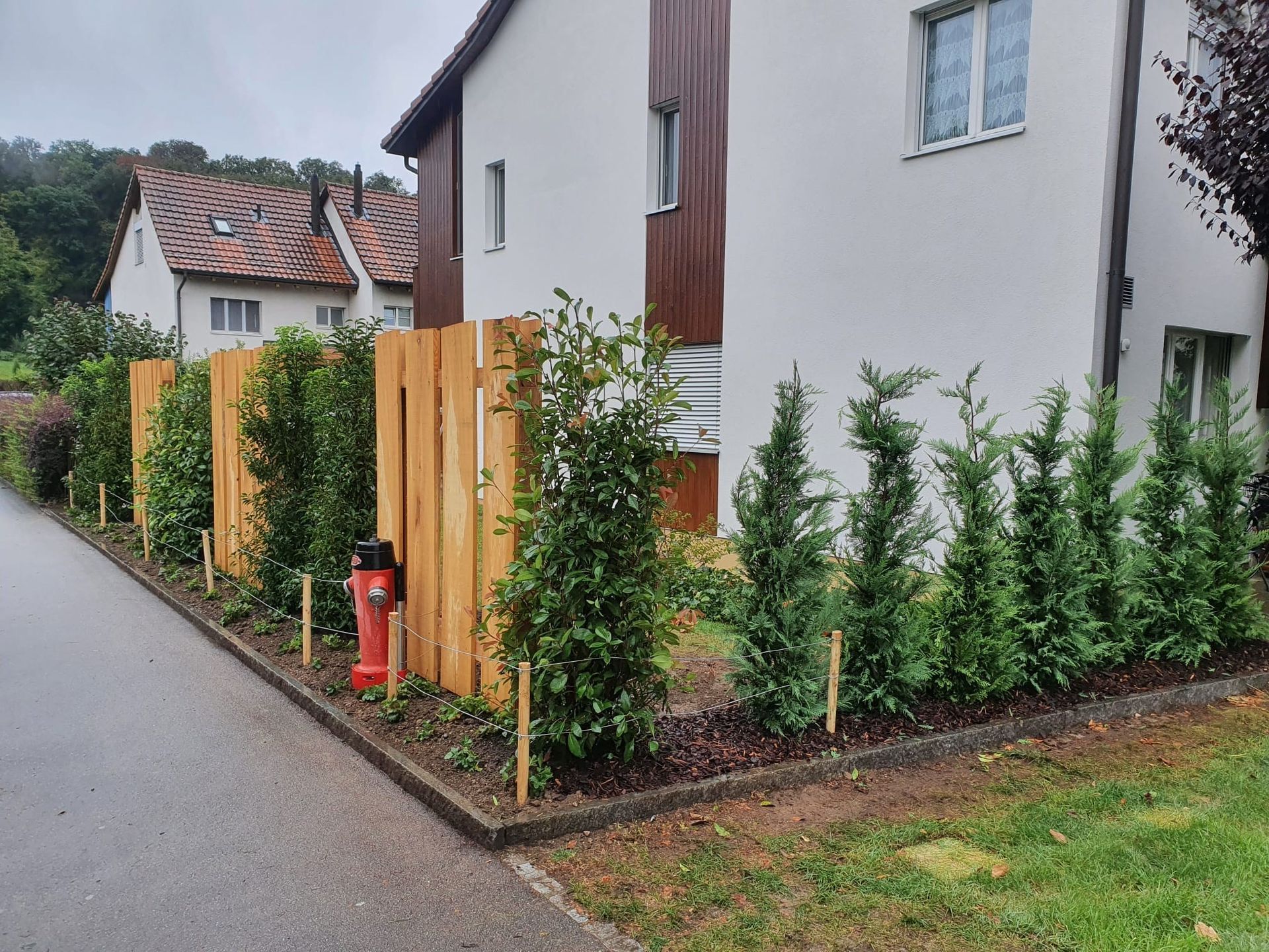 Professionelle Gartengestaltung von Bison Gartenbau AG in Muttenz, Basel, Liestal, Sissach, Pratteln und der Region Basel. Hochwertige Gartenplanung und Landschaftsbau für Ihr Zuhause.