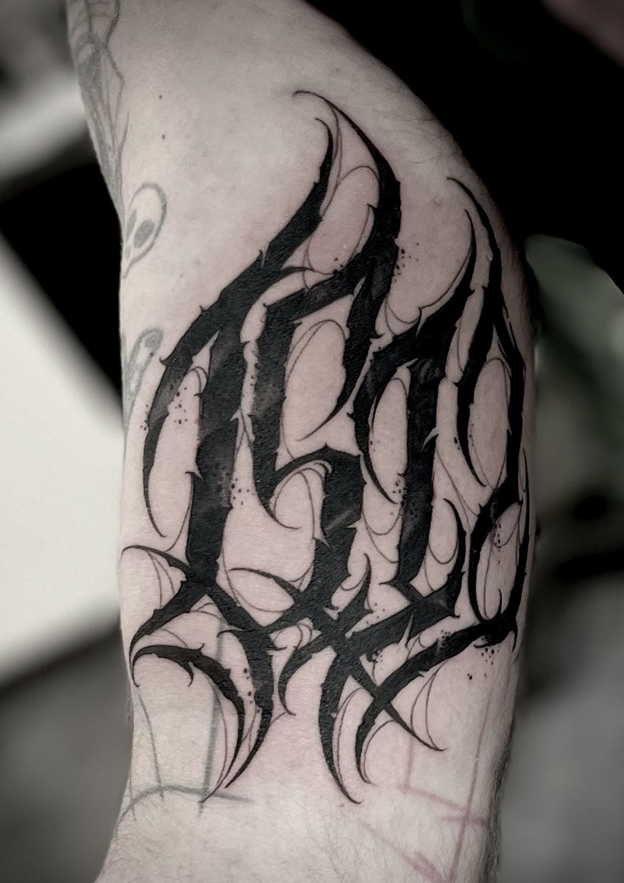 lettering tattoo Paris