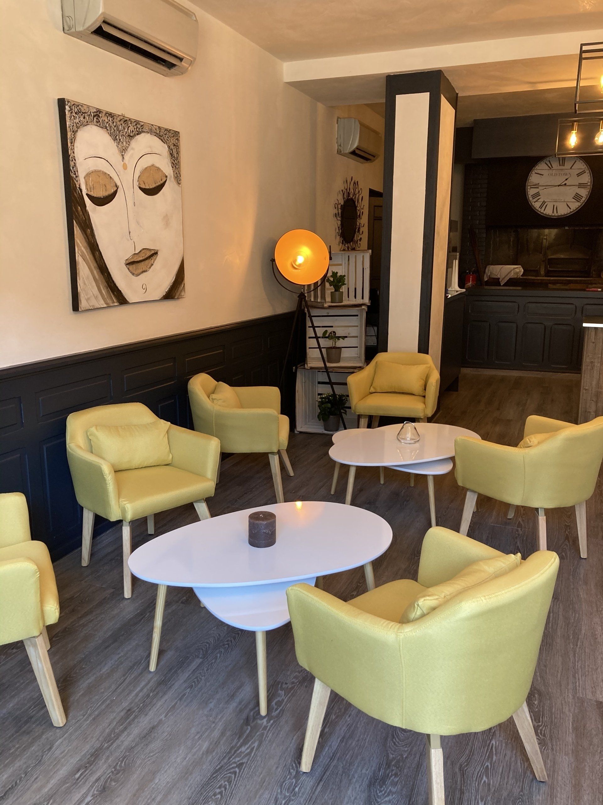 Patientez dans notre pizzeria