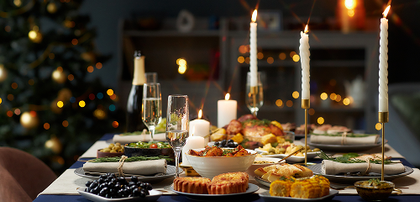 Présentation d'une table de fête.