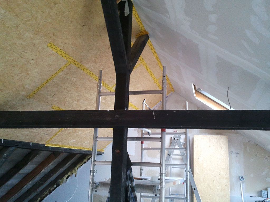 Holzbearbeitung Lettmann Dachgeschoss mit Balken