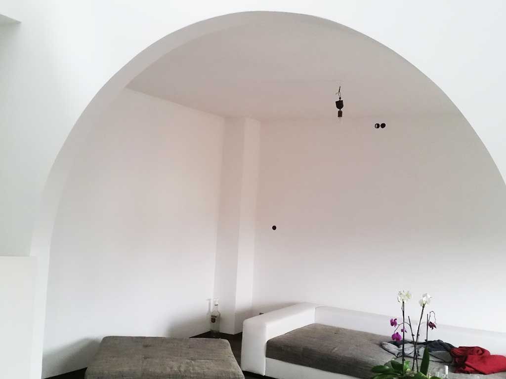 Holzbearbeitung Lettmann Raum mit Bogen in der Decke