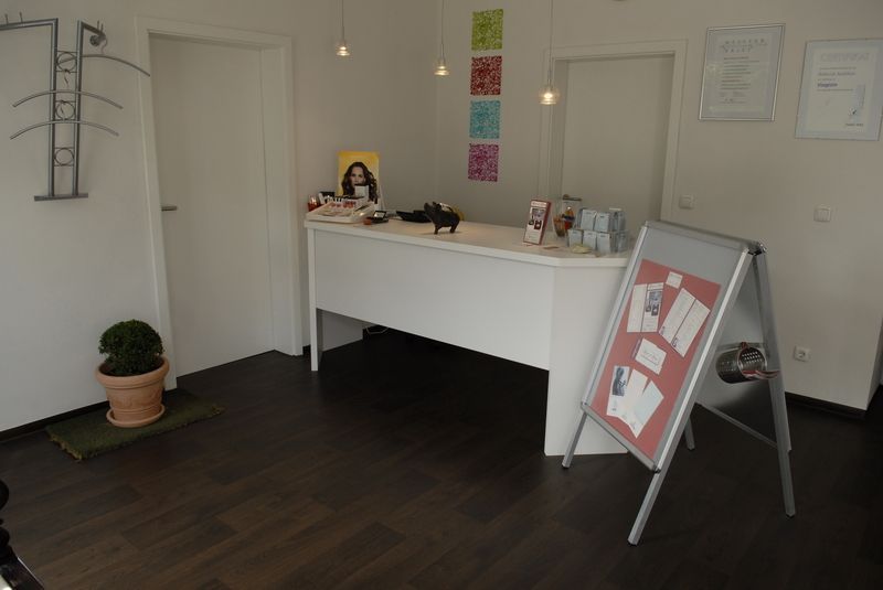 Holzbearbeitung Lettmann Holztisch in Weiß in einem Lade