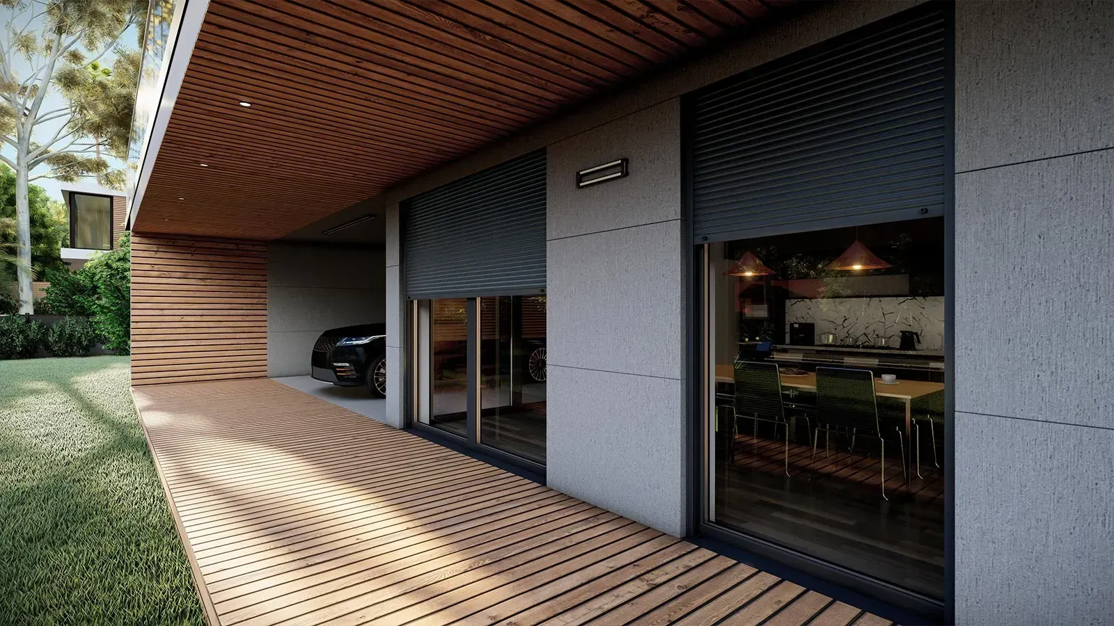 Modernes Hausäußeres mit Holzterrasse, Rollläden und offenen Glastüren, die den Blick auf das Innere einer Küche freigeben.