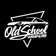 Logotipo blanco con silueta de automóvil, texto "Old School Wrap & PPF" y formas geométricas sobre fondo negro.