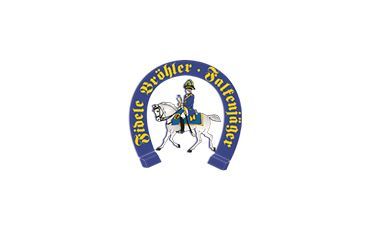 Ein Mann reitet auf einem Hufeisenpferd.