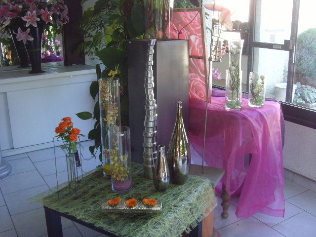 Vases et sculptures funéraires