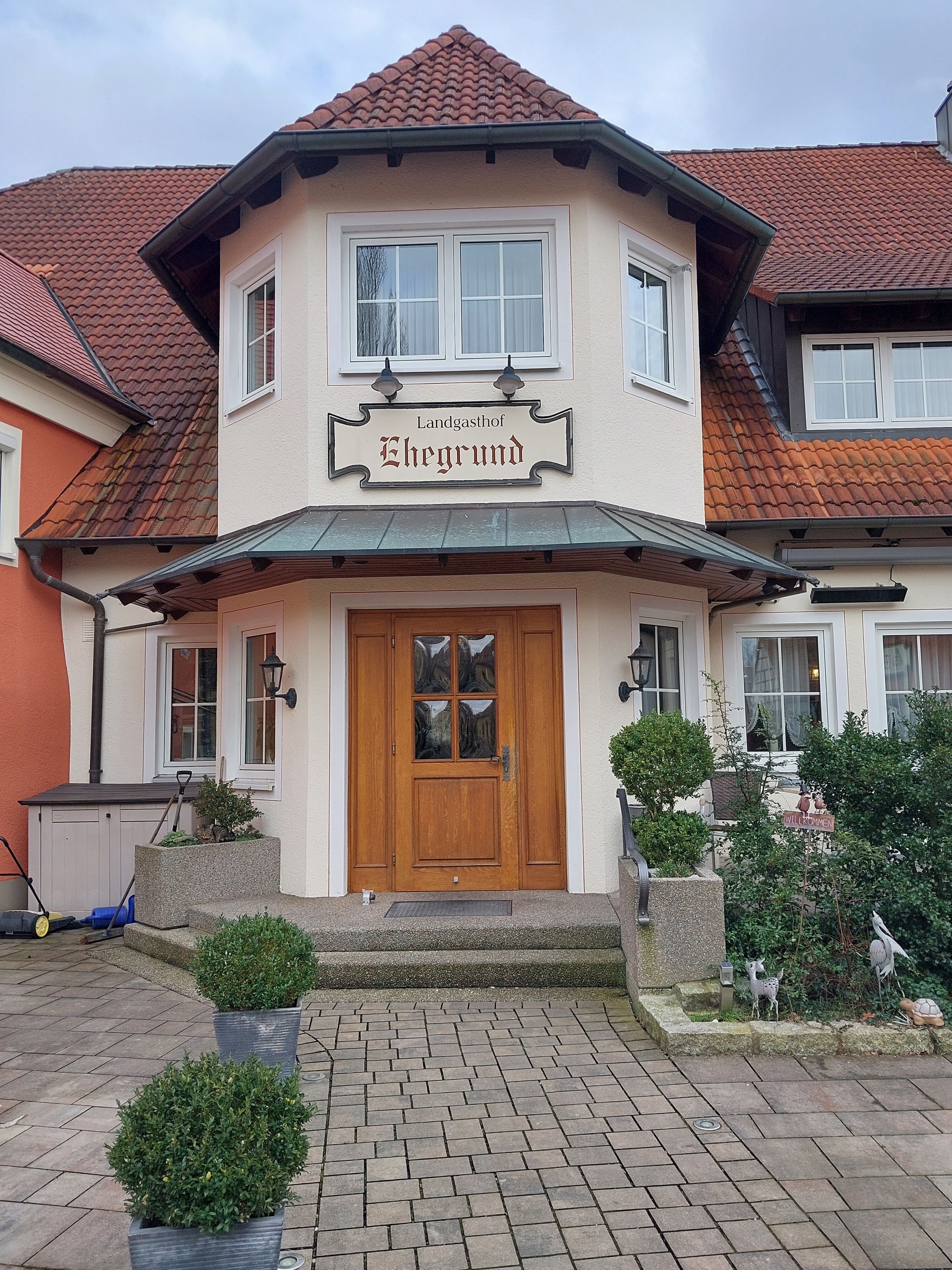 Gasthaus Fassade, Eingang