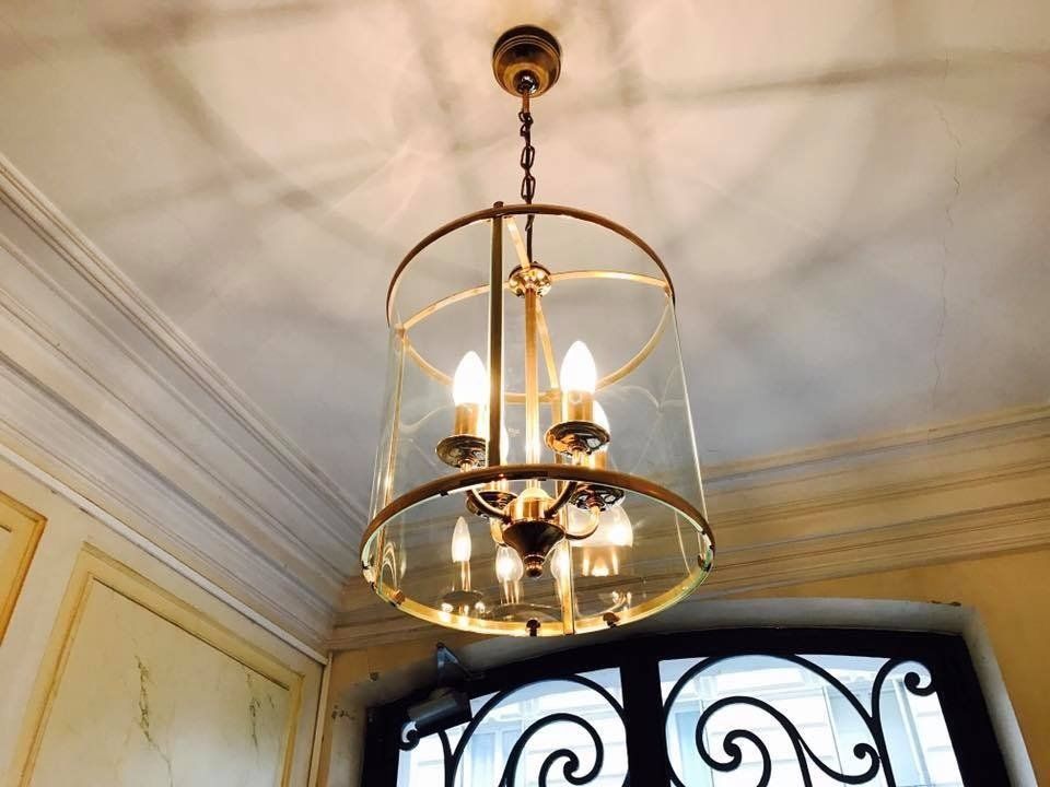 Lustre dans une entrée 