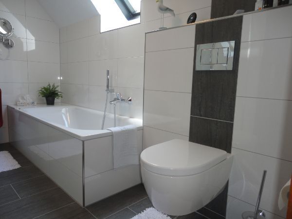 Gefliestes Badezimmer