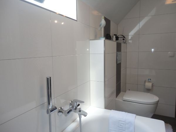 Gefliestes Badezimmer