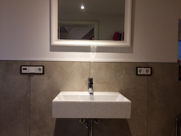 Gefliestes Badezimmer